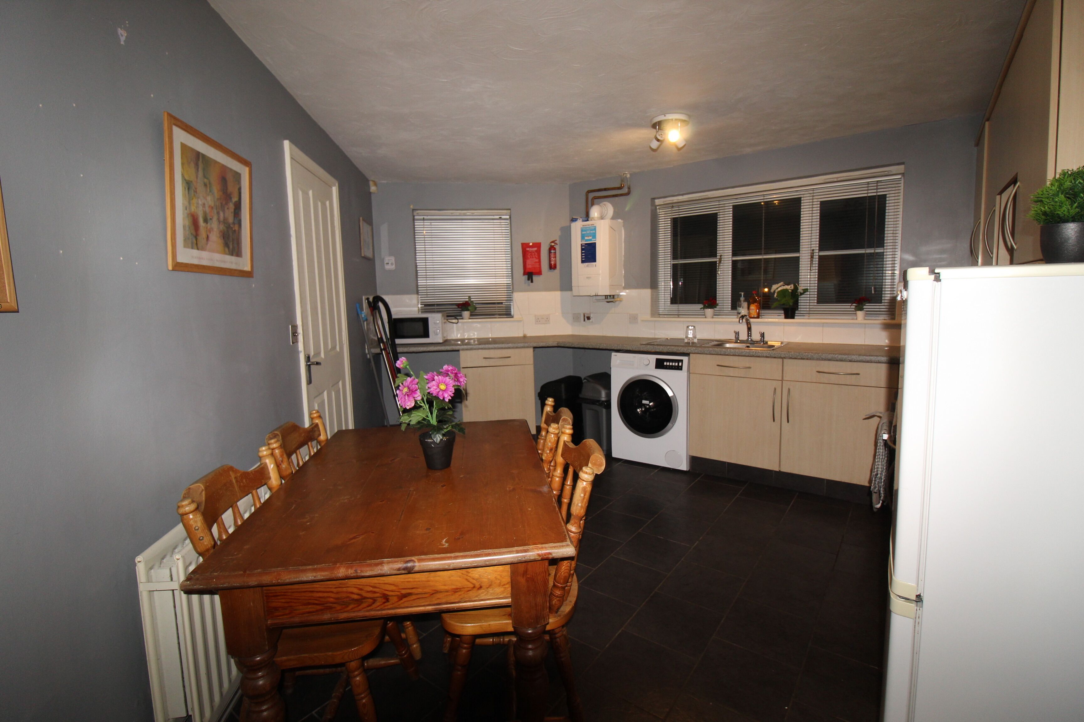 House | Private kitchen | Full-sized fridge, microwave, oven, toaster
