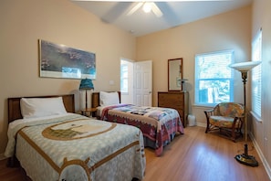 4 bedrooms, iron/ironing board, free WiFi, bed sheets - Breezeway ~ 112 Savelle Dr ~ Grayton Beach (Santa Rosa Beach)