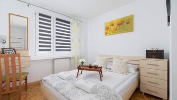 2 slaapkamers, een strijkplank/strijkijzer, wifi, beddengoed