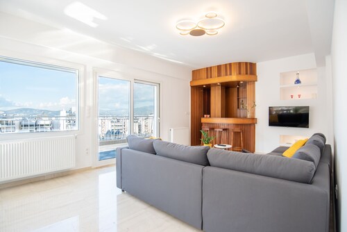 Das Lichtdurchflutete Penthouse in Athen