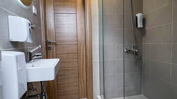 Romantic Apartment (Second Floor Attic (6)) | Bathroom | Free toiletries, hair dryer