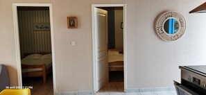 2 Schlafzimmer, Bügeleisen/Bügelbrett, Reisekinderbett, kostenloses WLAN