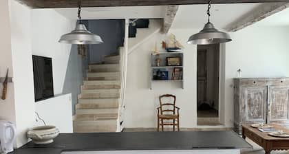 Renovated family home 20 minutes from the sea, ideal for families