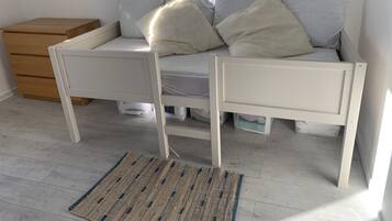 3 bedrooms, free WiFi, bed sheets