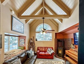 智能電視、壁爐