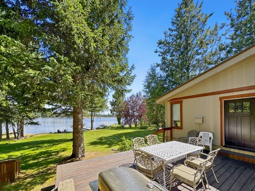 Cozy Cabin on Cascade Lake