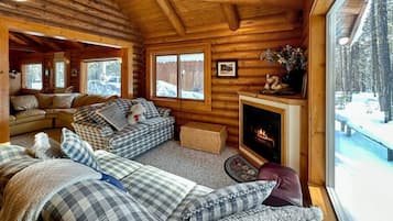 Smart TV, fireplace, video games