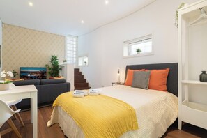 4 bedrooms, iron/ironing board, travel cot, WiFi