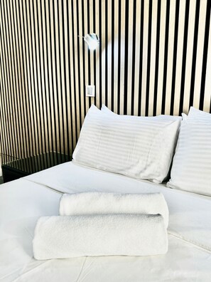 Ferros/tábuas de passar roupa, Wi-Fi de cortesia, roupa de cama