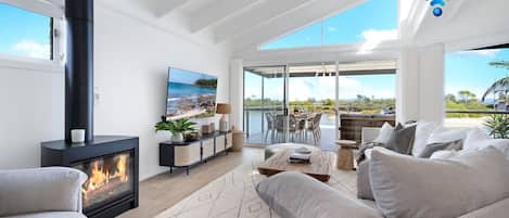 TV connectée, cheminée