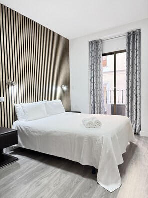 Iron/ironing board, free WiFi, bed sheets