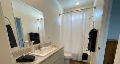 3Bed/2Bath with Creek and Open Spaces
