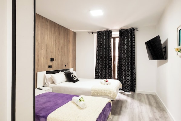 Bügeleisen/Bügelbrett, Reisekinderbett, kostenloses WLAN, Bettwäsche