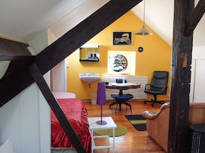 6 chambres, fer et planche à repasser, lit parapluie, Wi-Fi gratuit