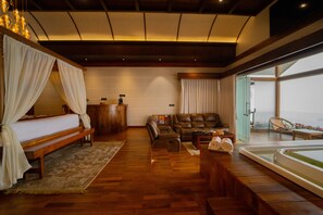 Suite Royal | Cortinas opacas, tabla de planchar con plancha, wifi gratis