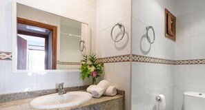 Baignoire, serviettes fournies
