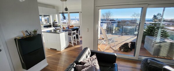 Smart TV, video games