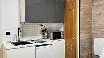 1 slaapkamer, een strijkplank/strijkijzer, reisbedje, gratis wifi