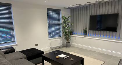 Luxury 1 bed apartment + 1 Sofa Bed