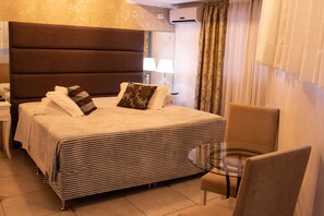Deluxe Double Room | Hypo-allergenic bedding, individually decorated, individually furnished