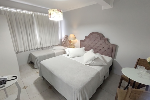 Deluxe Triple Room | Hypo-allergenic bedding, individually decorated, individually furnished