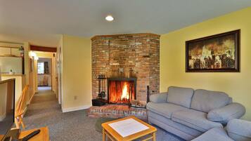 Condo, 1 Bedroom | Interior