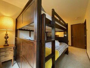 Condo, 3 Bedrooms | 3 bedrooms, free WiFi