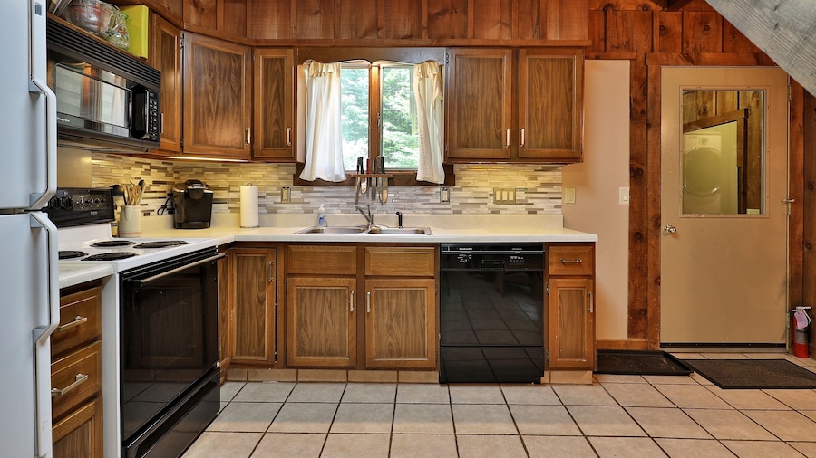 Hemlock Ridge 2b: Charming Two Floor Condo In The Heart Of Killington. Perfect! 3 Bedroom Condo