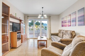 TV, tavolo da ping pong