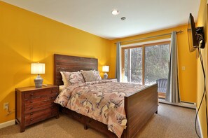Condo, 3 Bedrooms