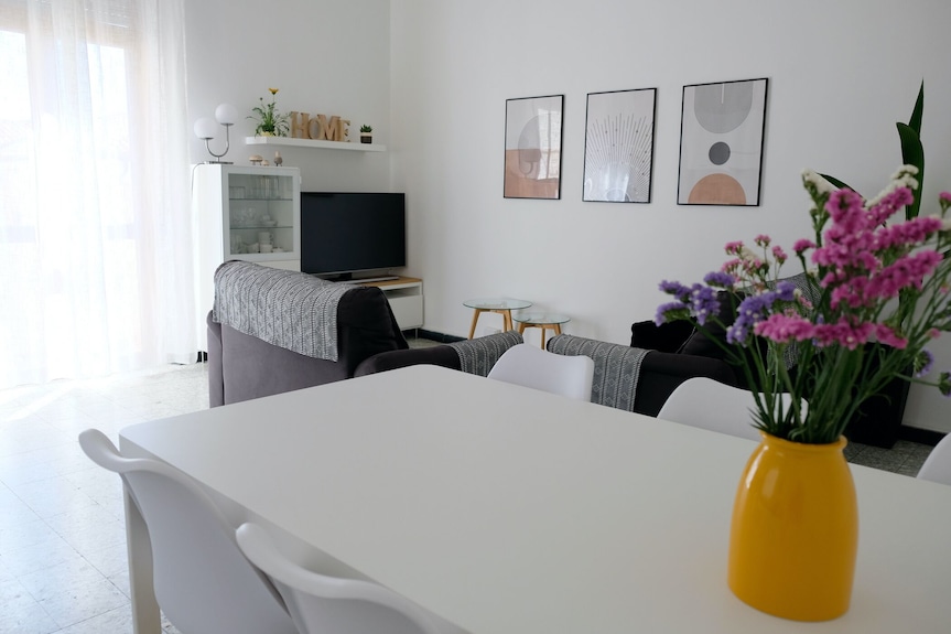 Just 80 Meters From The Sea, Best Area Of Alghero, 3 Bedrooms+private Parking+ac - Alghero
