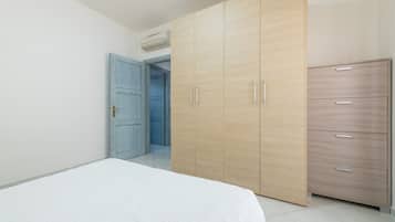 2 chambres, fer et planche Ă repasser, draps fournis