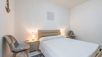 2 Schlafzimmer, Bügeleisen/Bügelbrett, Bettwäsche