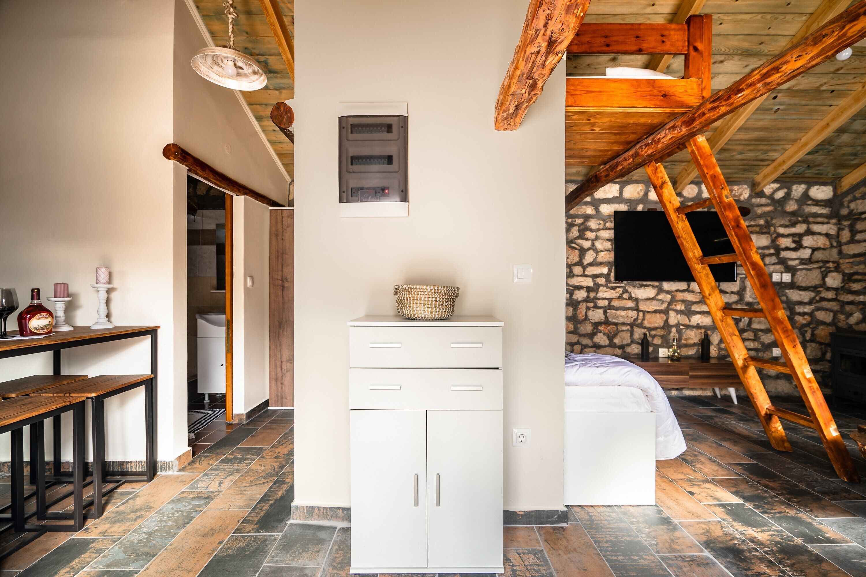 1 chambre, fer et planche à repasser, Wi-Fi gratuit, draps fournis
