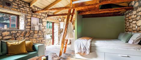 1 dormitori, planxa i posts de planxar, wifi gratuïta i roba de llit