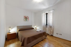 2 camere, ferro/asse da stiro, Wi-Fi gratuito, lenzuola