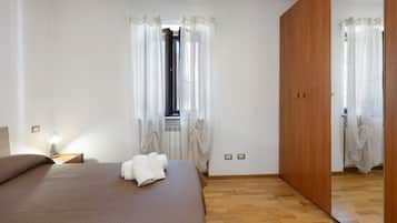 2 makuuhuonetta, silitysrauta/-lauta, ilmainen Wi-Fi, vuodevaatteet