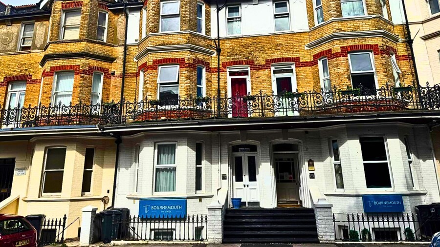 OYO The Lodge Bournemouth
