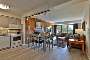 Appart'hôtel, 2 chambres | Cuisine privée