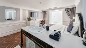 Habitación doble estándar | 1 habitación y artículos del minibar gratis 