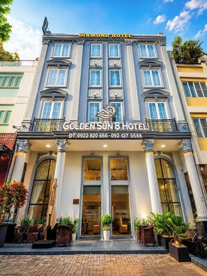 Front of property - Diamond Boutique Hotel (Ho Chi Minh City)