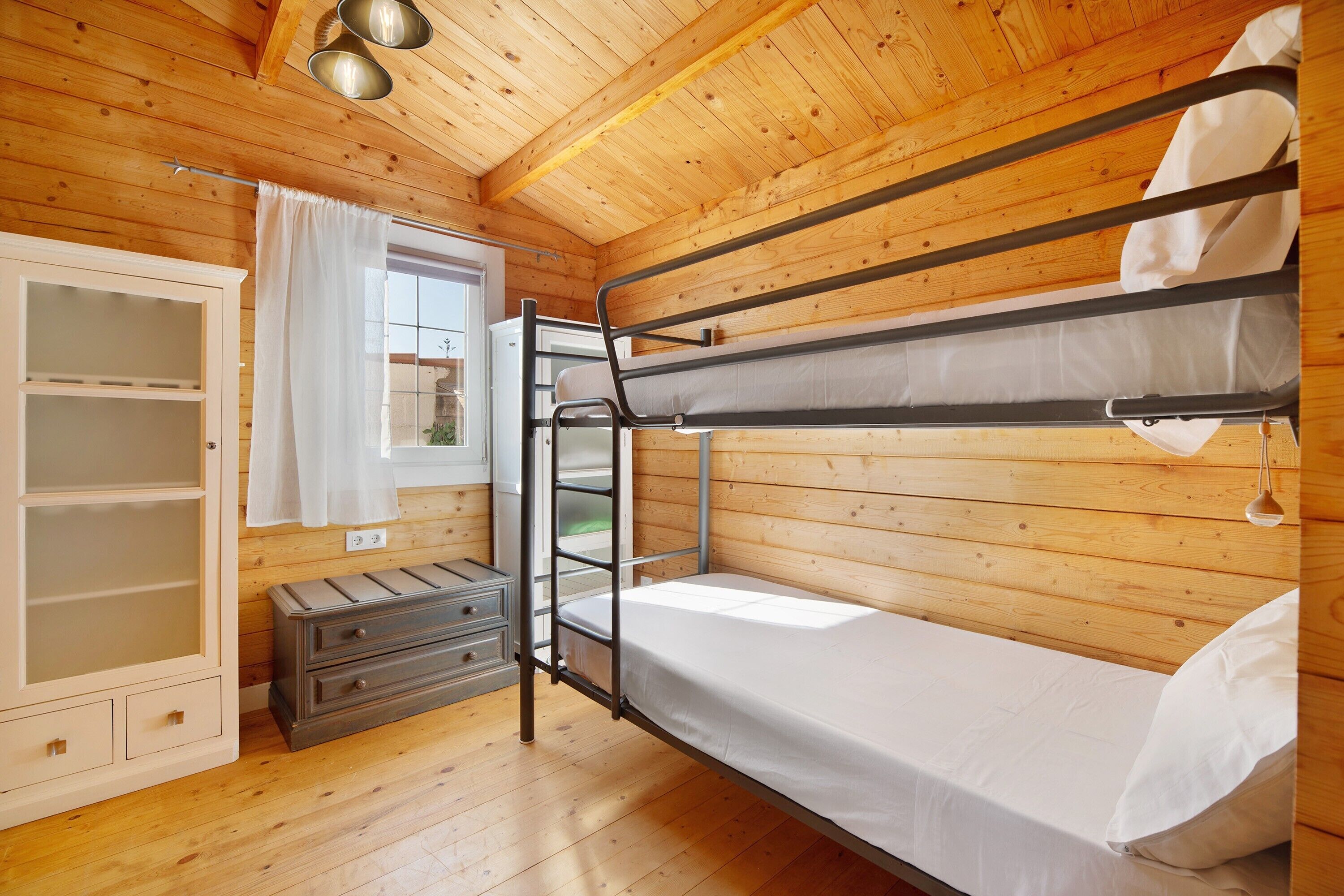 2 makuuhuonetta, ilmainen Wi-Fi, vuodevaatteet