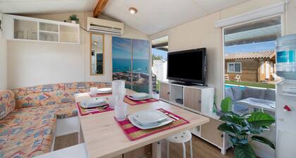 Holiday Home 'Villa Roulotte' with Shared Pool, Shared Garden and Wi-Fi