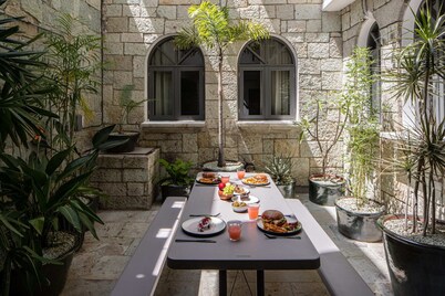 Sleeps 9, Outdoor Space, PingPong Table, in Villa