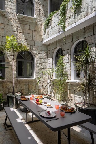Sleeps 9, Outdoor Space, PingPong Table, in Villa