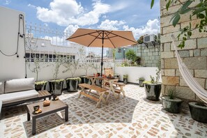 屋外ダイニングエリア