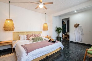 5 bedrooms, desk, iron/ironing board, WiFi