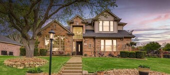 Stunning 6BR, Pool - Great for Big Groups