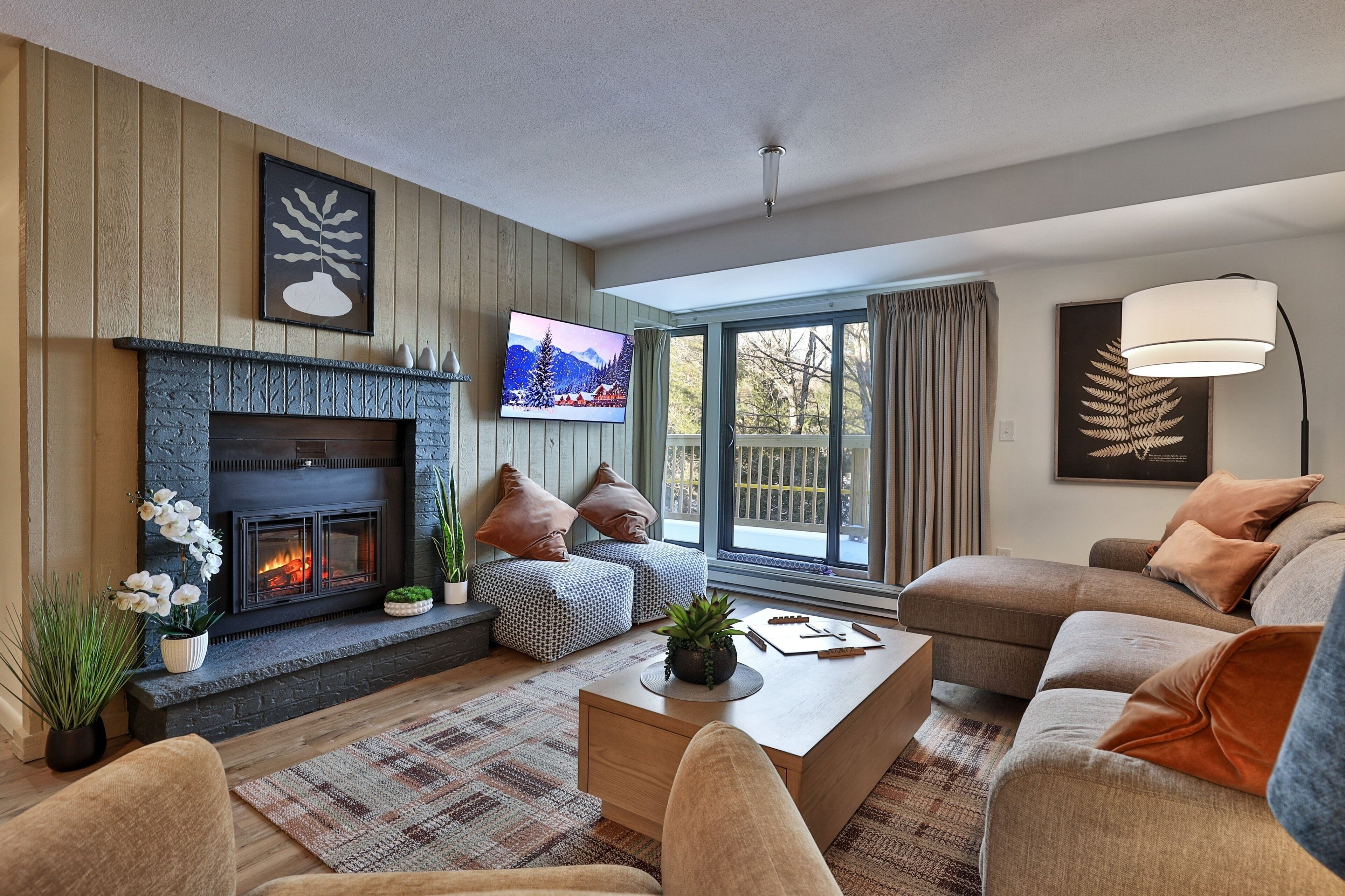 Condo, 1 Bedroom | Living area