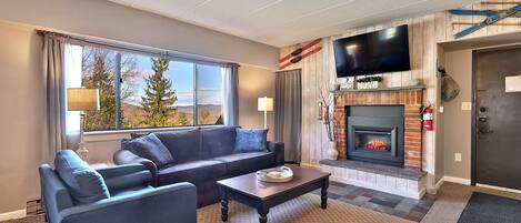 Condo, 1 Bedroom | Interior